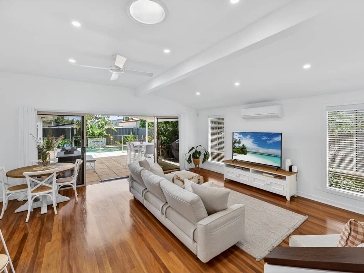 23 Clematis Avenue, HOLLYWELL - Thumbnail 5