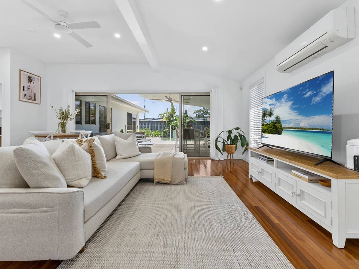 23 Clematis Avenue, HOLLYWELL - Thumbnail 7