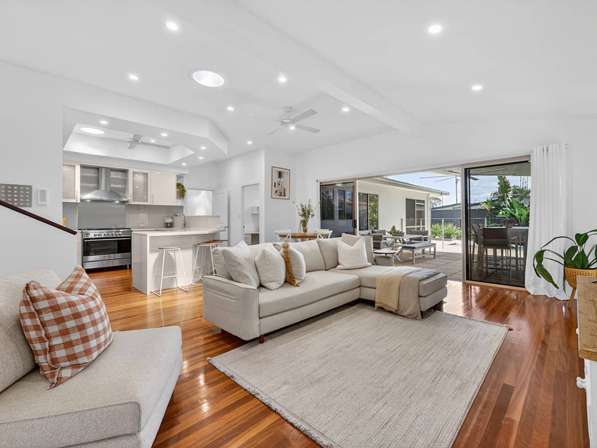 23 Clematis Avenue, HOLLYWELL - Thumbnail 8