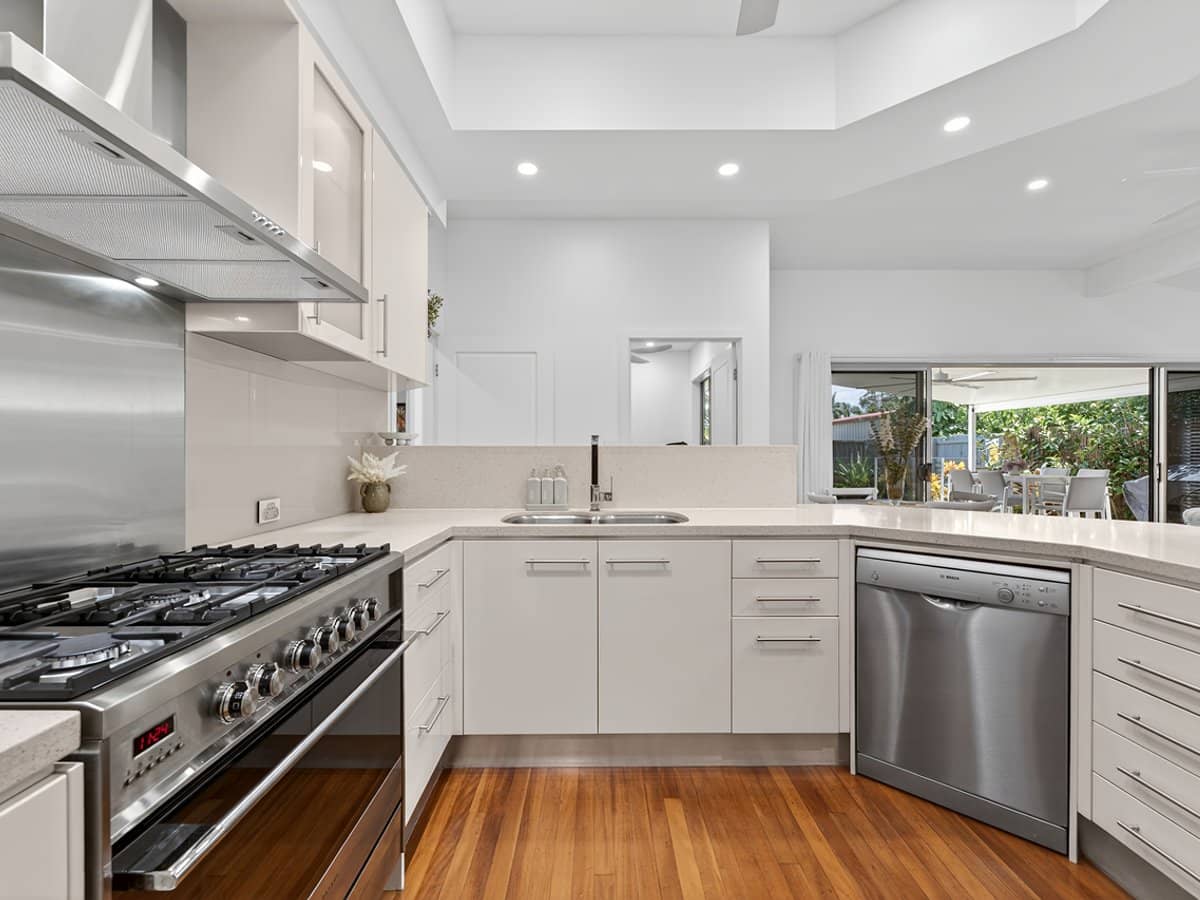 23 Clematis Avenue, HOLLYWELL - Thumbnail 10