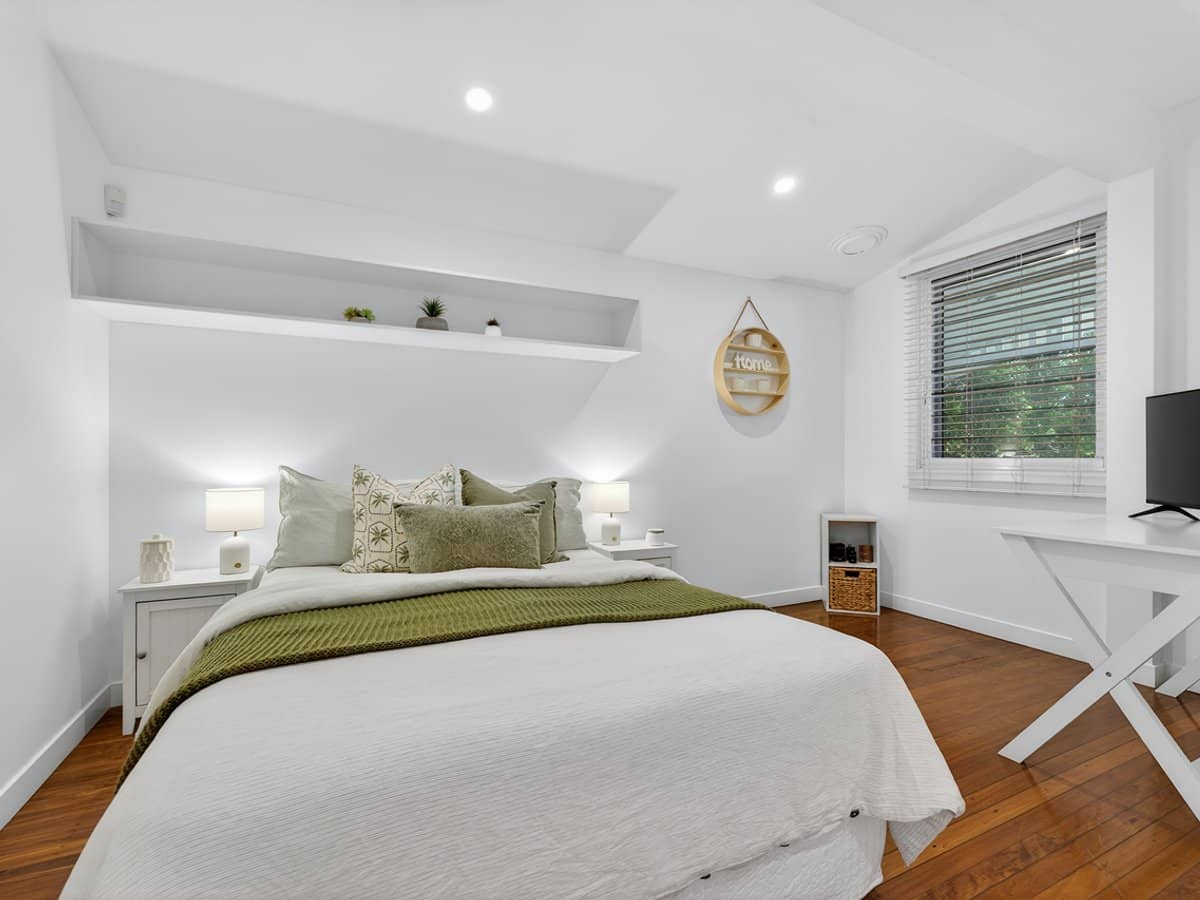 23 Clematis Avenue, HOLLYWELL - Thumbnail 15