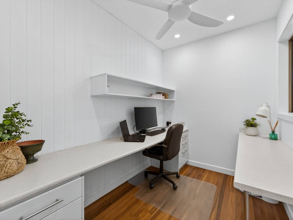 23 Clematis Avenue, HOLLYWELL - Thumbnail 19