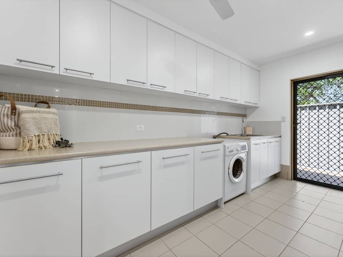 23 Clematis Avenue, HOLLYWELL - Thumbnail 20