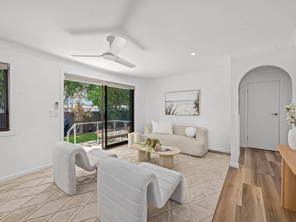 121 Sunshine Boulevard, MERMAID WATERS - Thumbnail 6