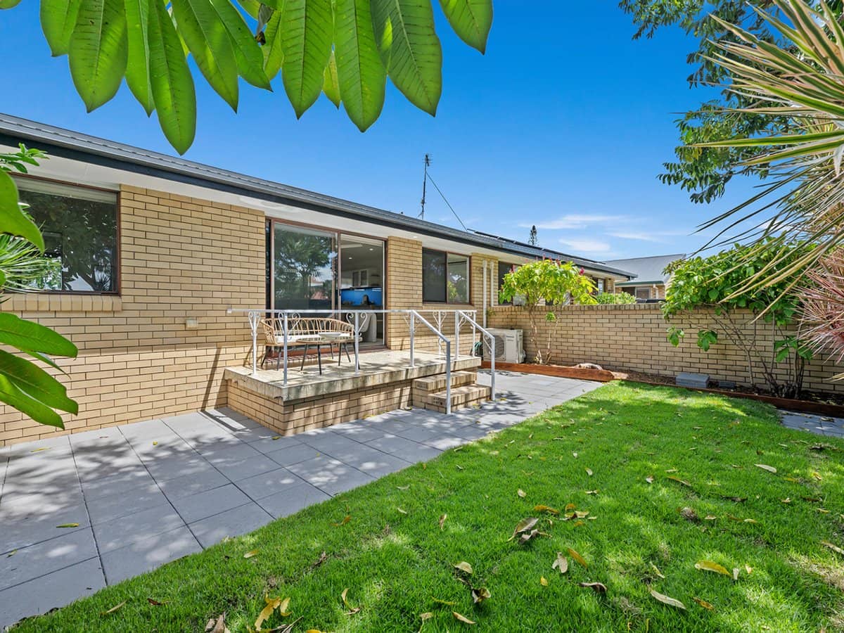 121 Sunshine Boulevard, MERMAID WATERS - Thumbnail 10