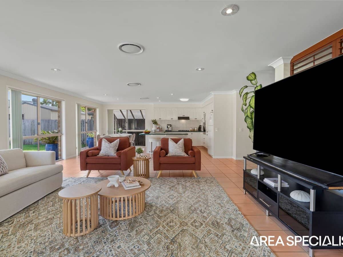 22 Westlake Court, Helensvale - Thumbnail 3