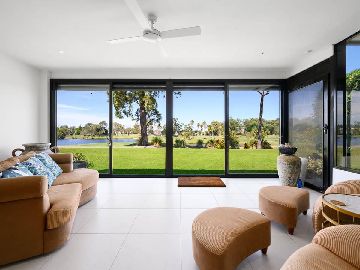 5467 Bay Hill Terrace, SANCTUARY COVE - Thumbnail 2