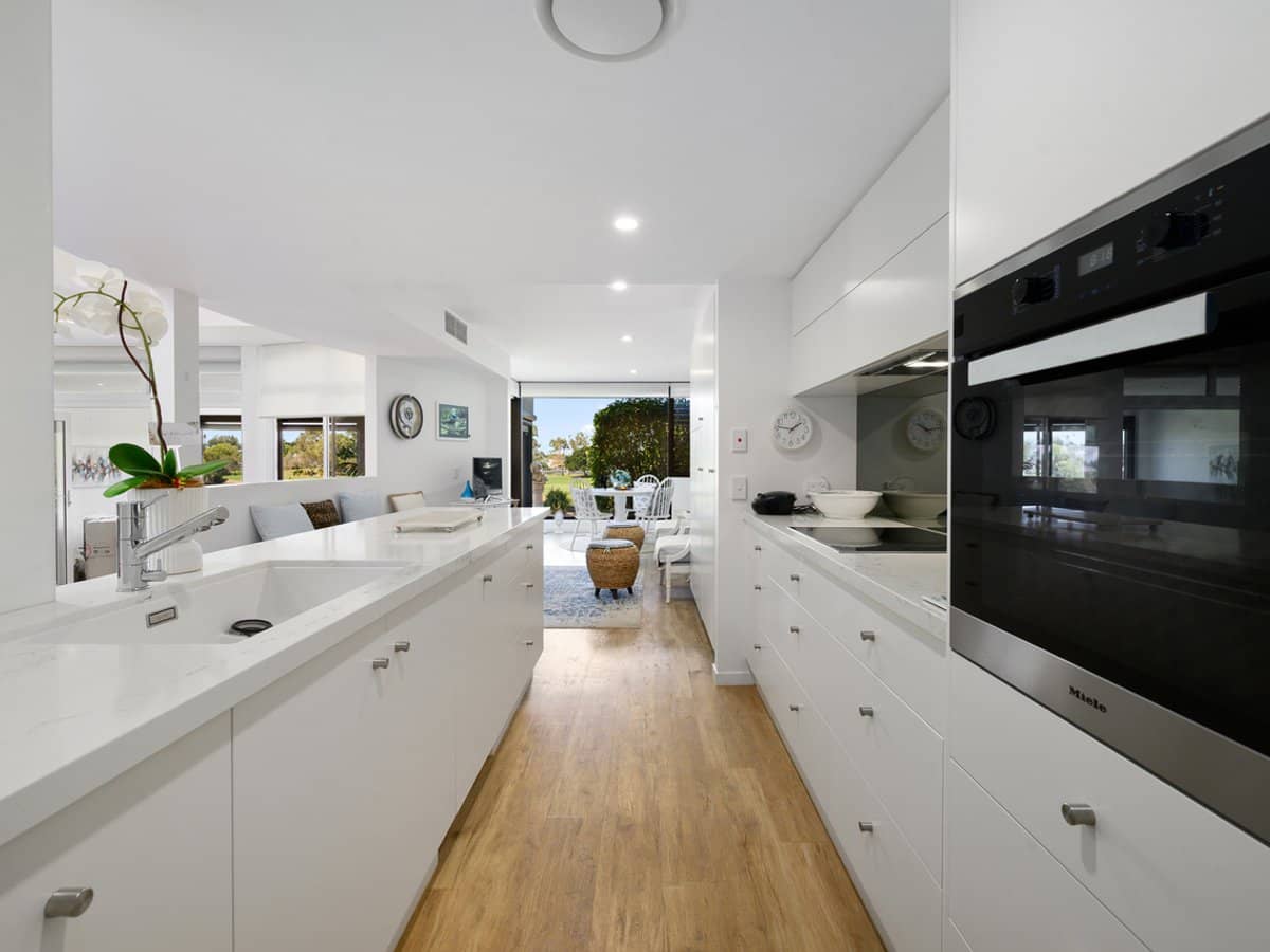 5467 Bay Hill Terrace, SANCTUARY COVE - Thumbnail 5