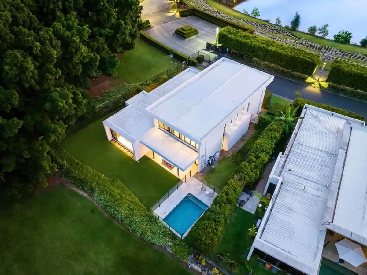 1 The Boulevard, BENOWA - Thumbnail 3