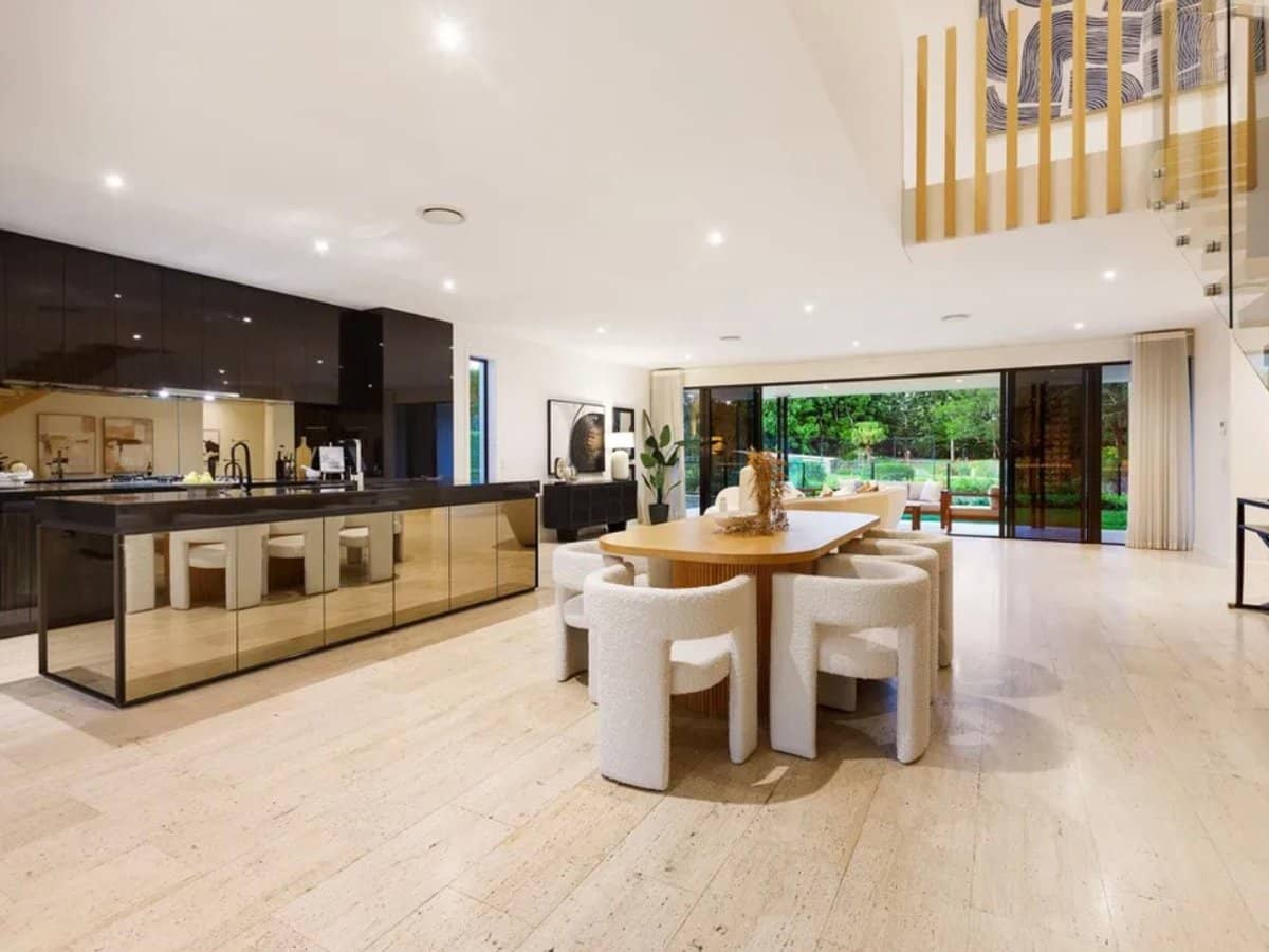 1 The Boulevard, BENOWA - Thumbnail 8