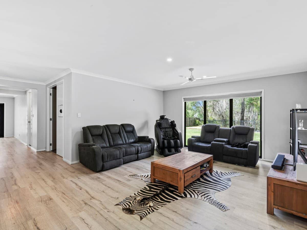 9 Moorinya Circuit, PIMPAMA - Thumbnail 4