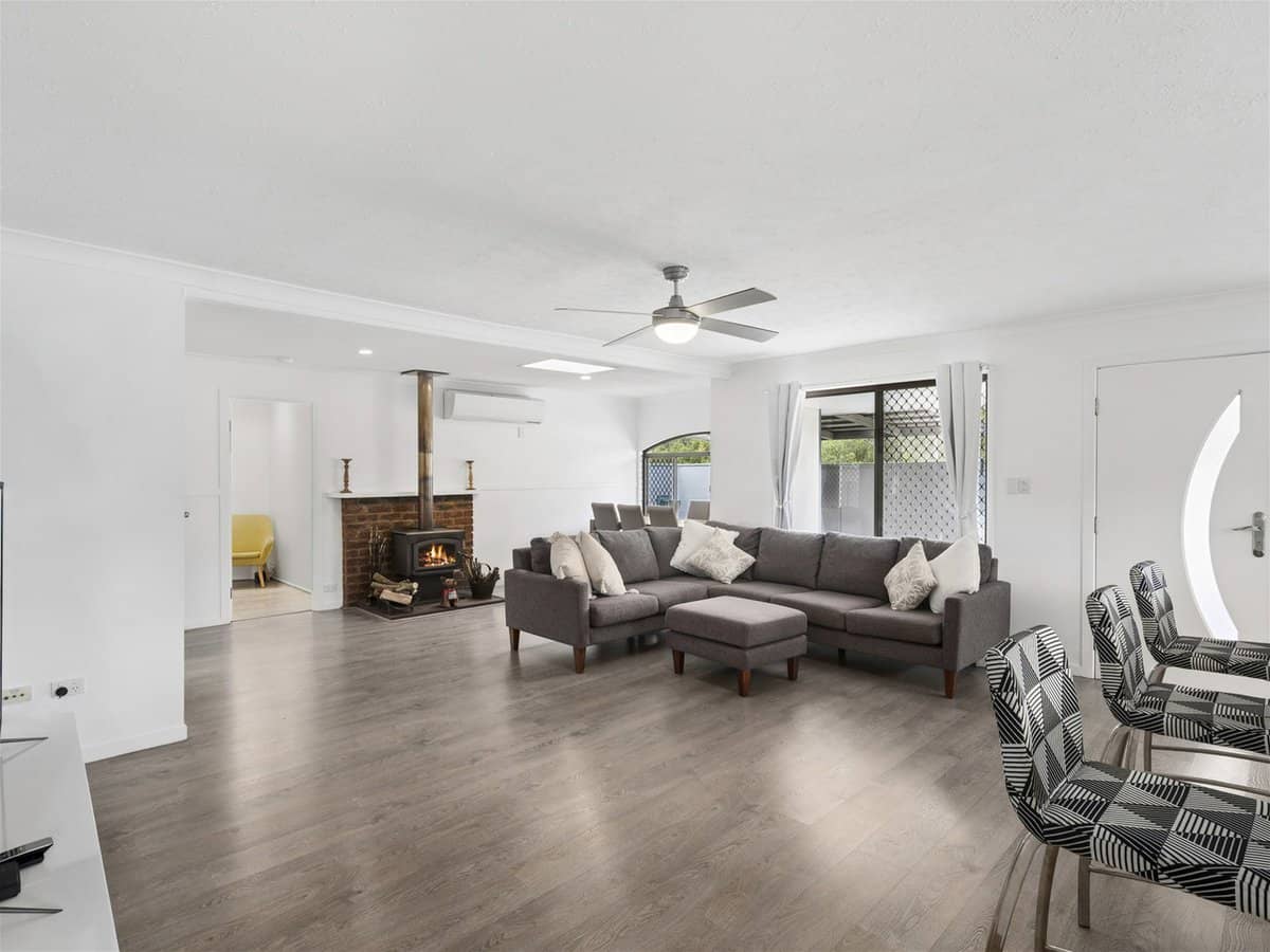 224 Oxley Drive, COOMBABAH - Thumbnail 3