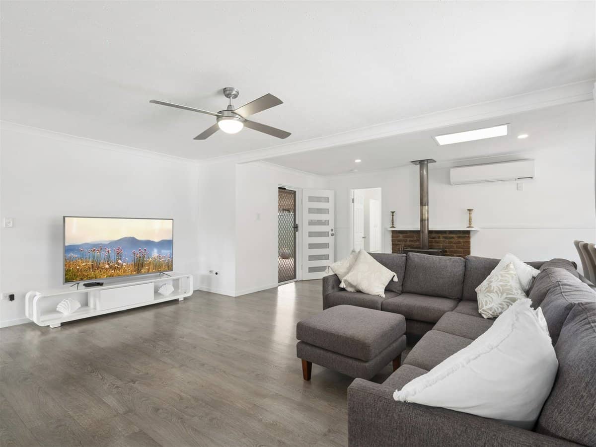 224 Oxley Drive, COOMBABAH - Thumbnail 4