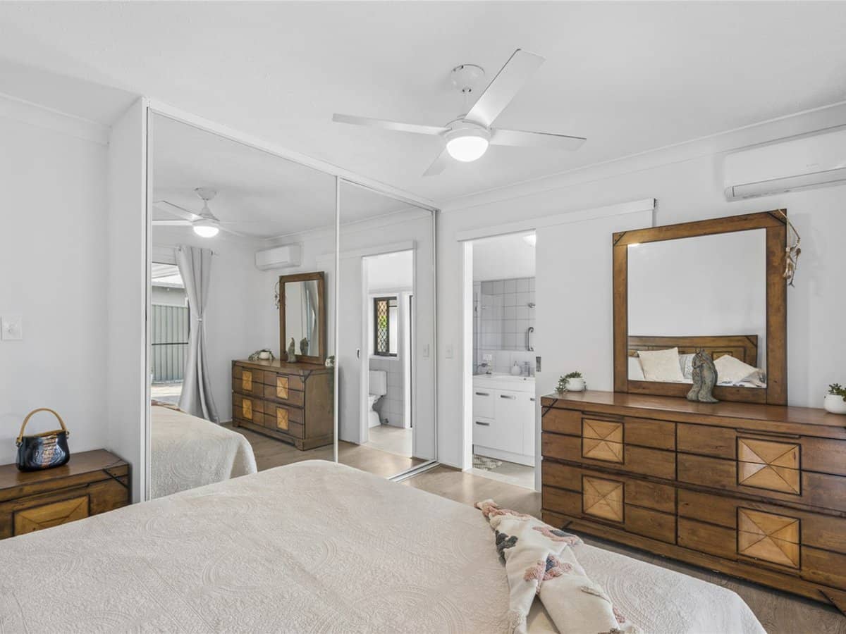 224 Oxley Drive, COOMBABAH - Thumbnail 9