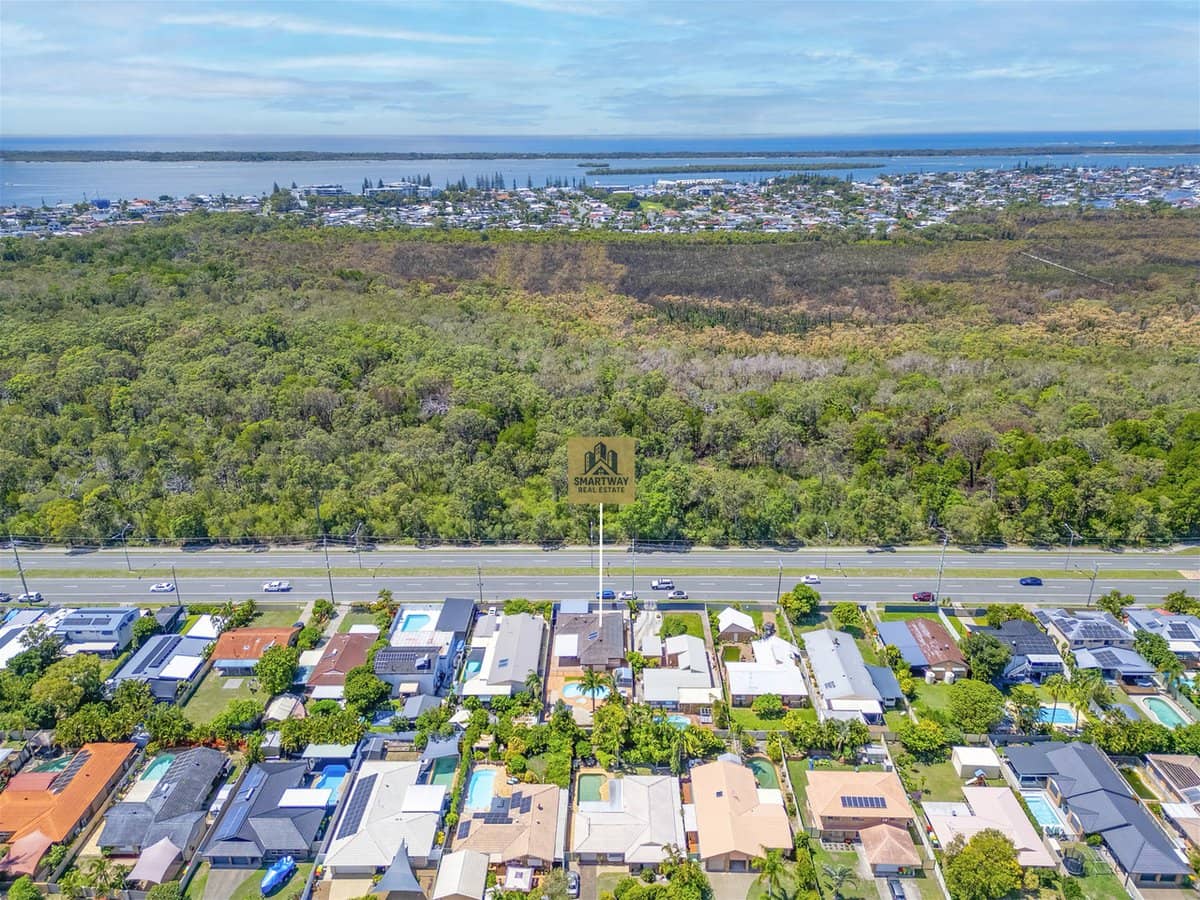 224 Oxley Drive, COOMBABAH - Thumbnail 25