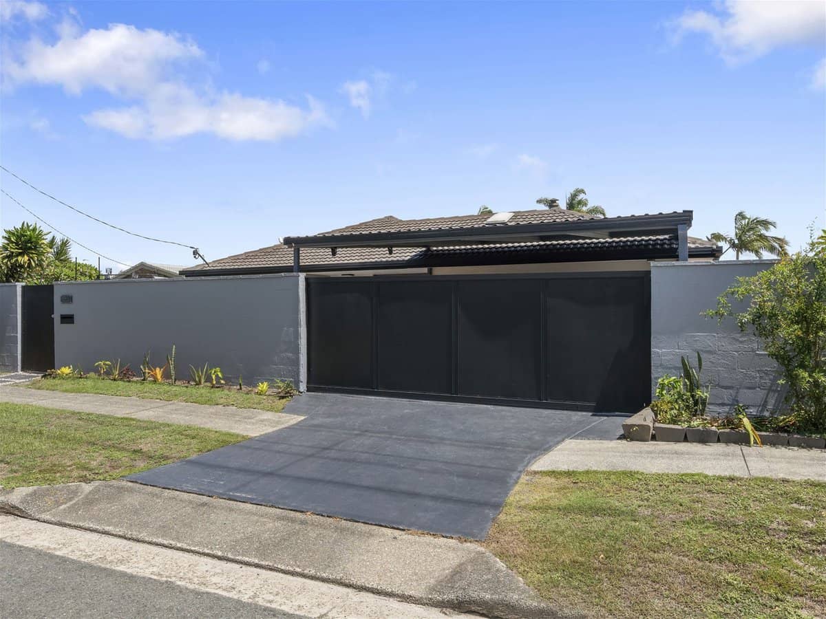 224 Oxley Drive, COOMBABAH - Thumbnail 27