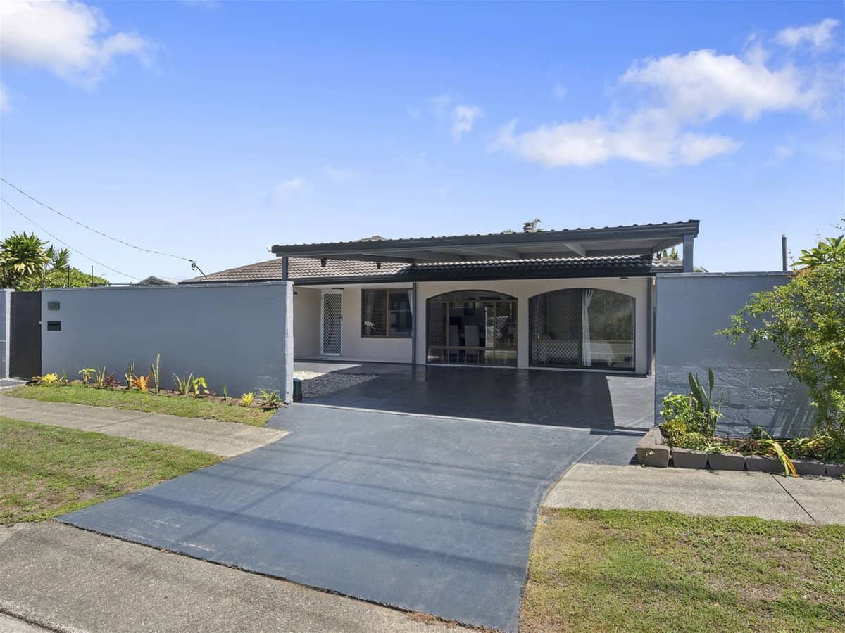 224 Oxley Drive, COOMBABAH - Thumbnail 28