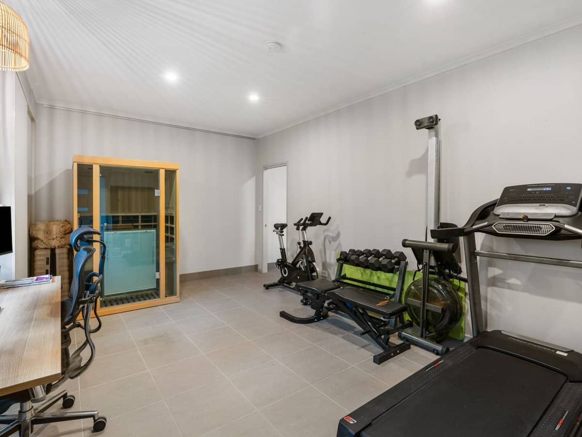 39 Dunkeith Avenue, Benowa Waters - Thumbnail 22