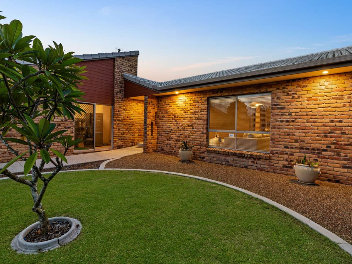 39 Dunkeith Avenue, Benowa Waters - Thumbnail 23