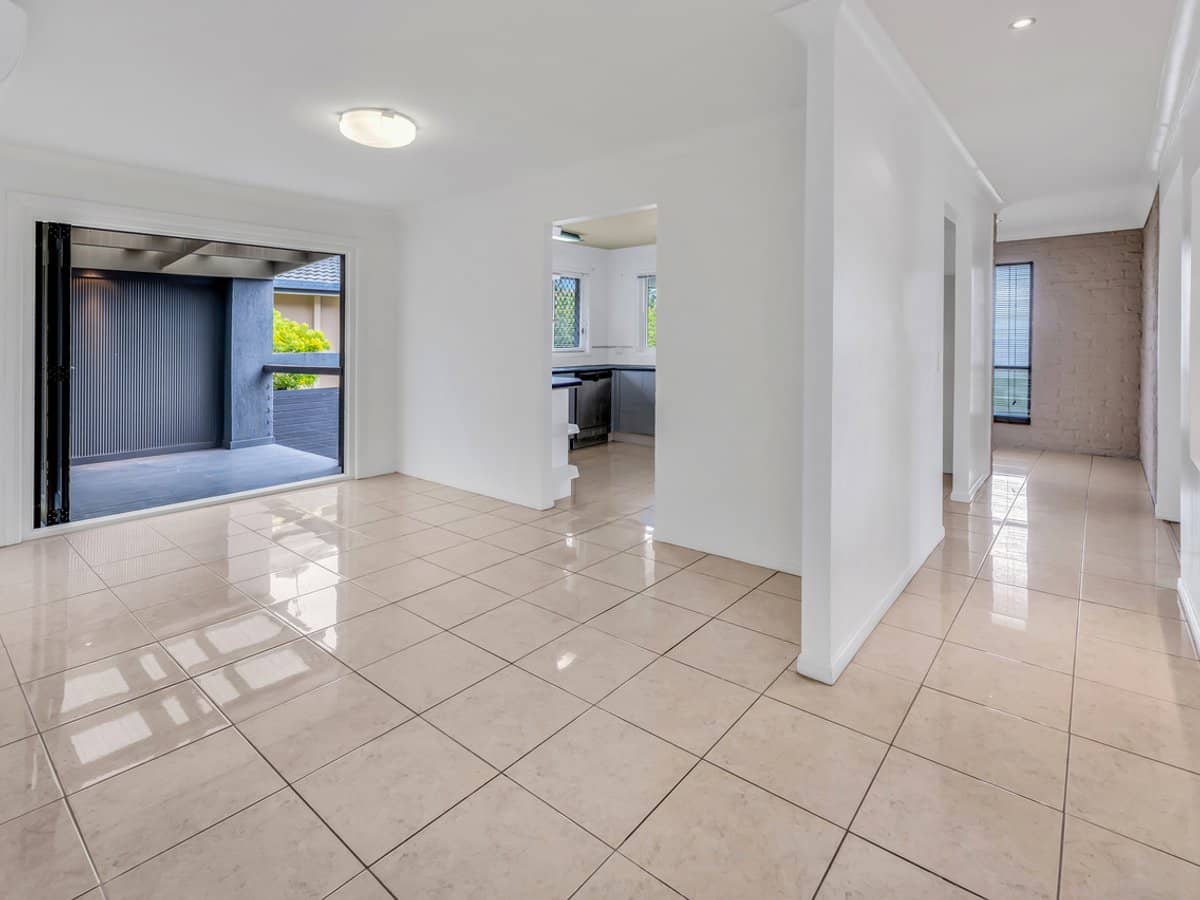 34 Parasol Street, ASHMORE - Thumbnail 8