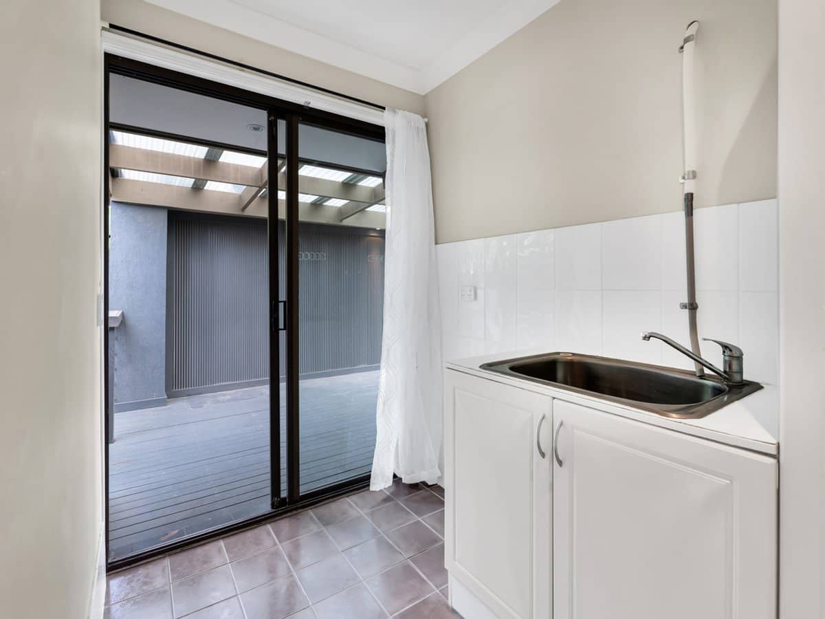 34 Parasol Street, ASHMORE - Thumbnail 9