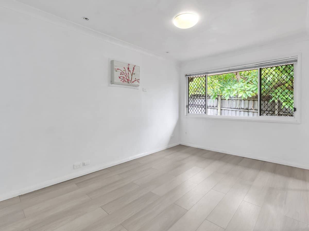 34 Parasol Street, ASHMORE - Thumbnail 10