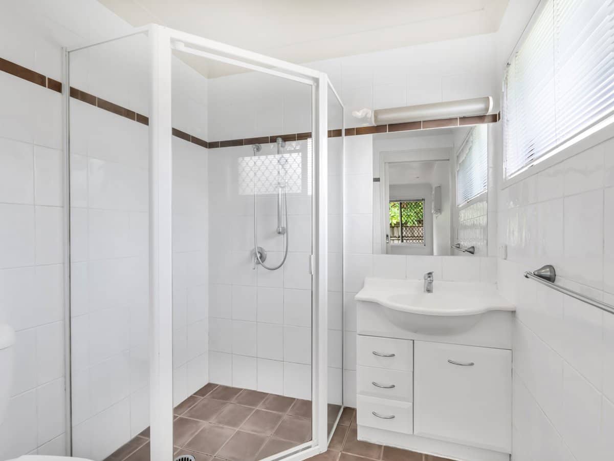 34 Parasol Street, ASHMORE - Thumbnail 11