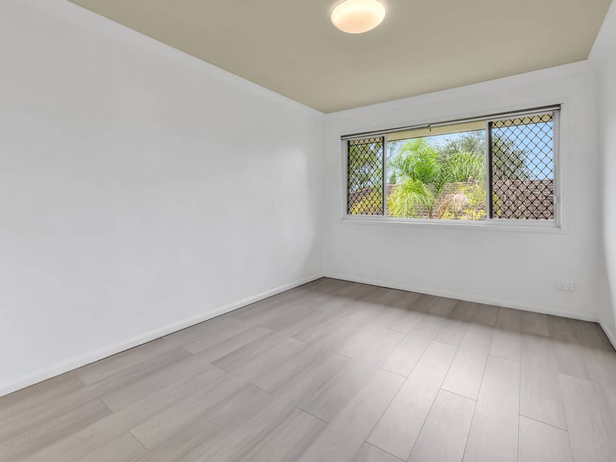 34 Parasol Street, ASHMORE - Thumbnail 14