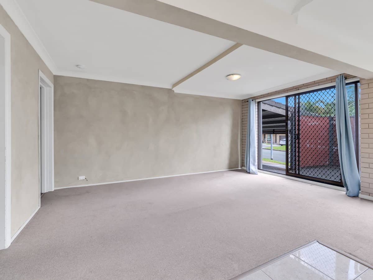 34 Parasol Street, ASHMORE - Thumbnail 17