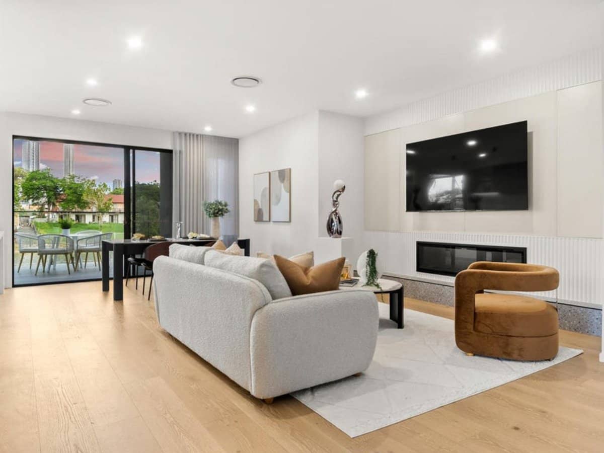 51 Rudd Street, BROADBEACH WATERS - Thumbnail 3