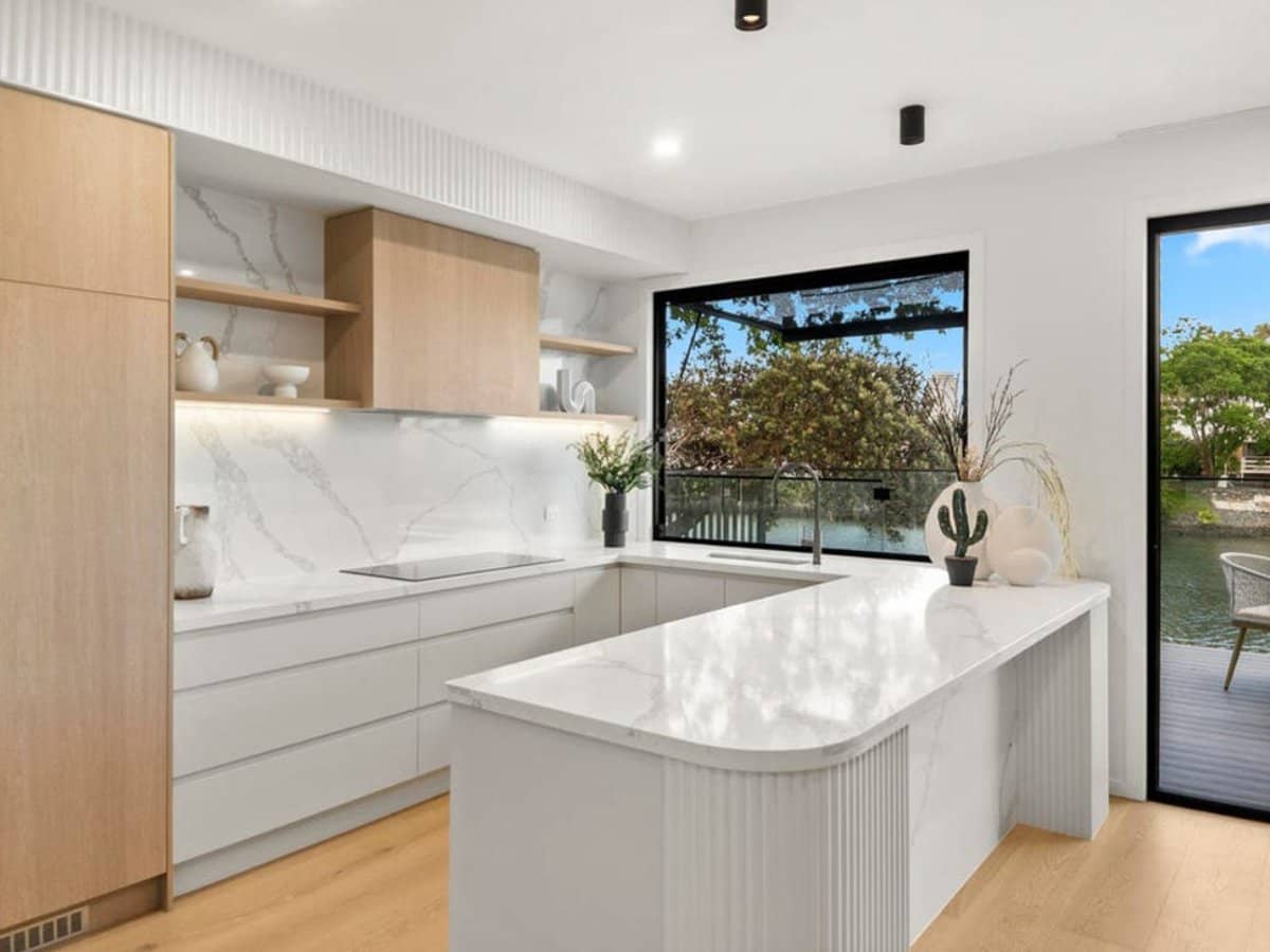 51 Rudd Street, BROADBEACH WATERS - Thumbnail 5