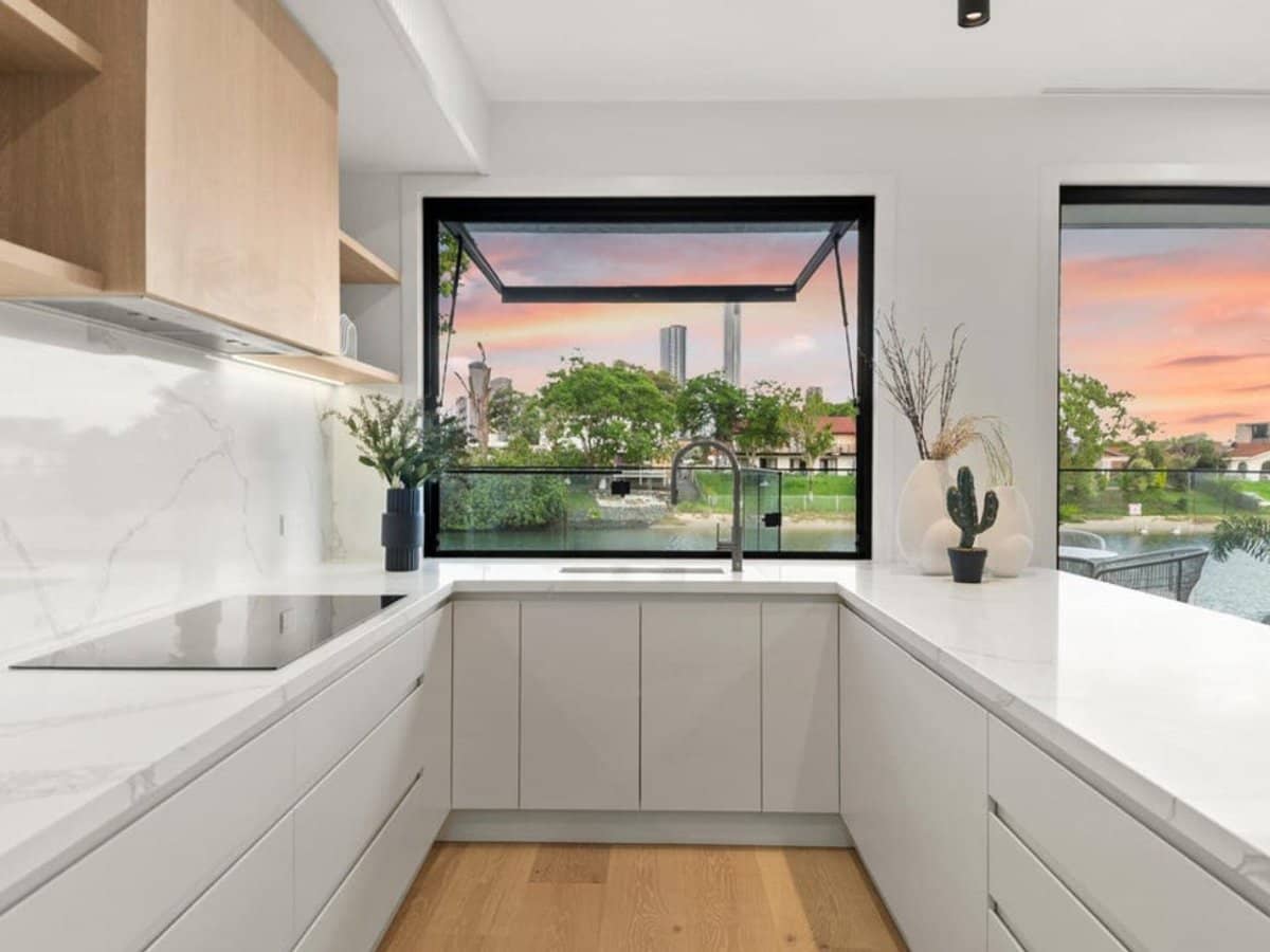 51 Rudd Street, BROADBEACH WATERS - Thumbnail 7