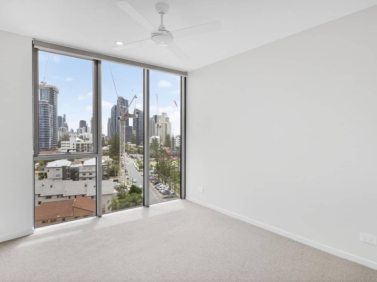 146 Surf Parade, BROADBEACH - Thumbnail 2