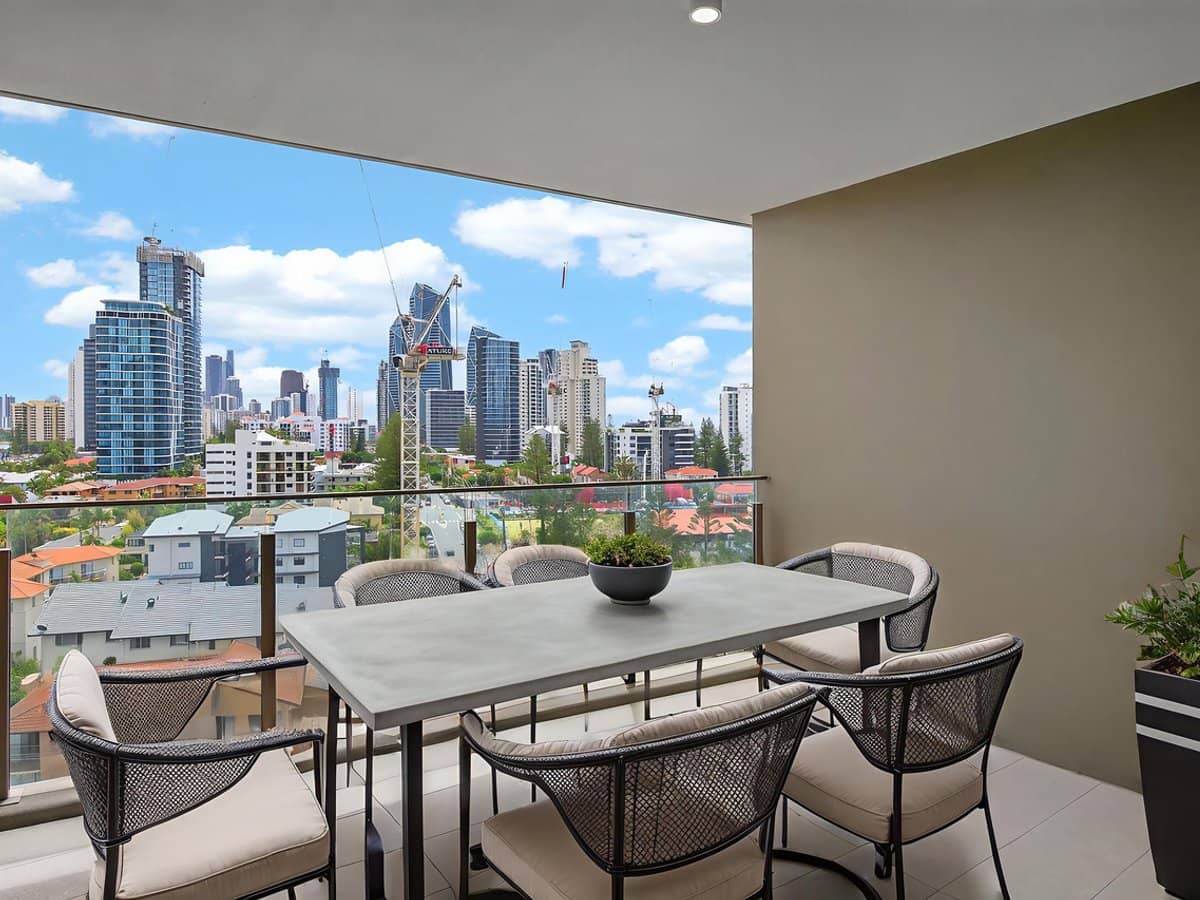 146 Surf Parade, BROADBEACH - Thumbnail 3