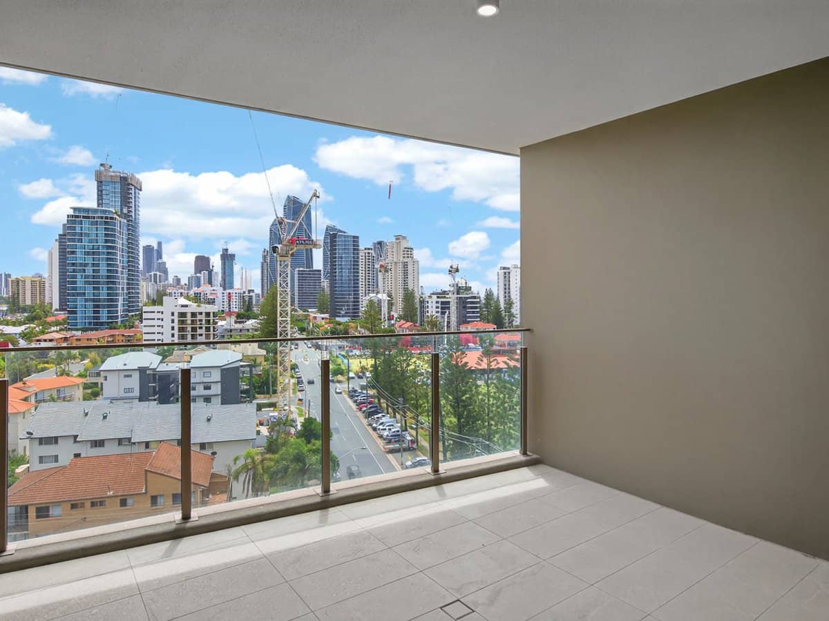 146 Surf Parade, BROADBEACH - Thumbnail 4