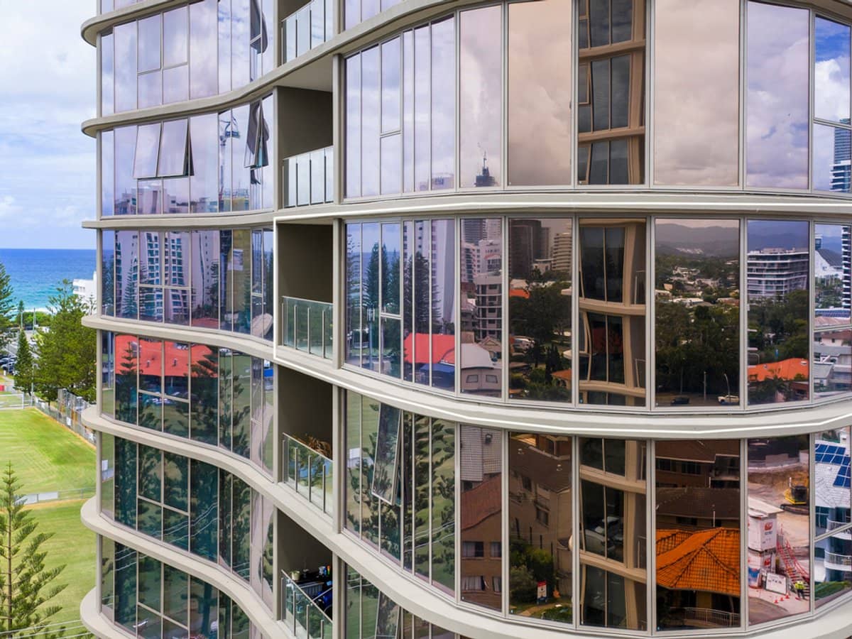 146 Surf Parade, BROADBEACH - Thumbnail 5