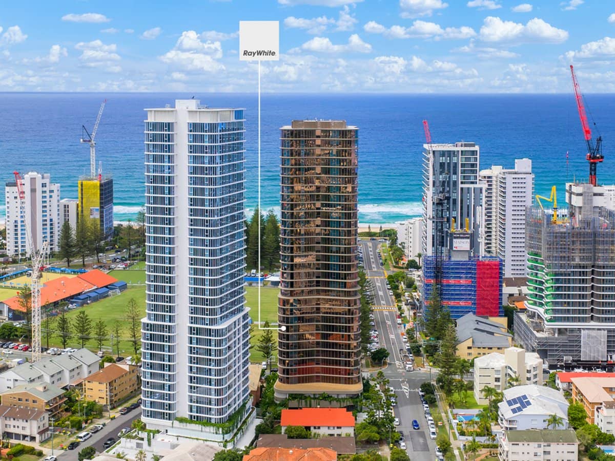 146 Surf Parade, BROADBEACH - Thumbnail 7
