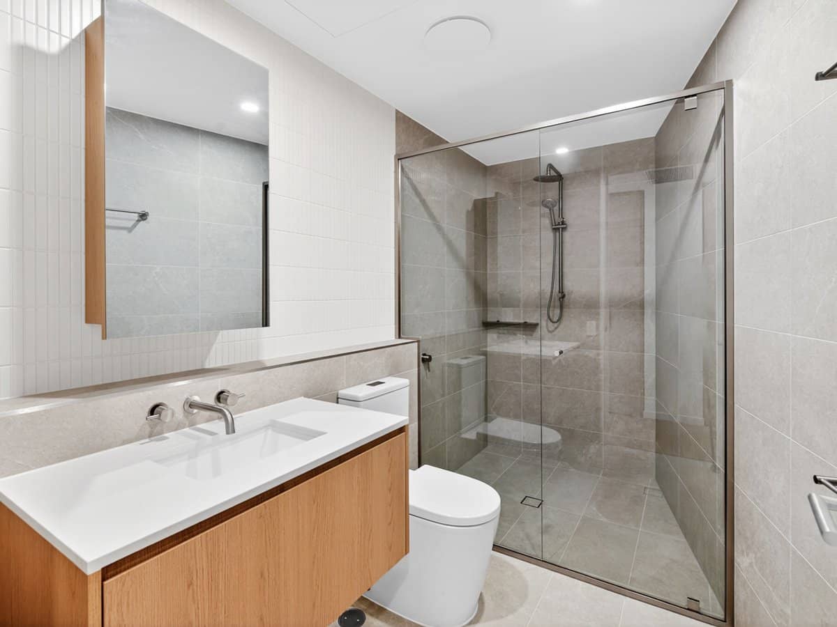 146 Surf Parade, BROADBEACH - Thumbnail 15