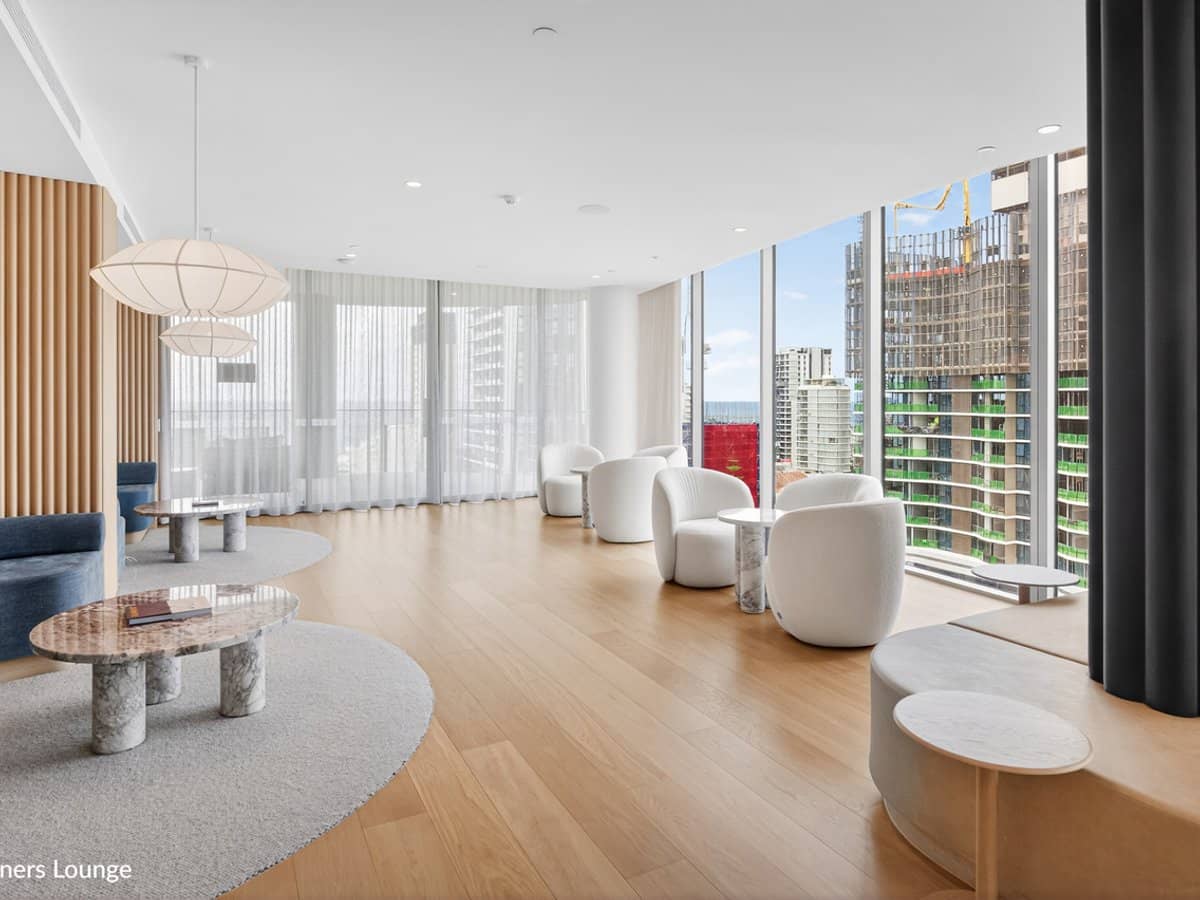 146 Surf Parade, BROADBEACH - Thumbnail 17