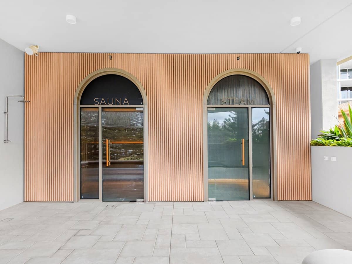 146 Surf Parade, BROADBEACH - Thumbnail 23