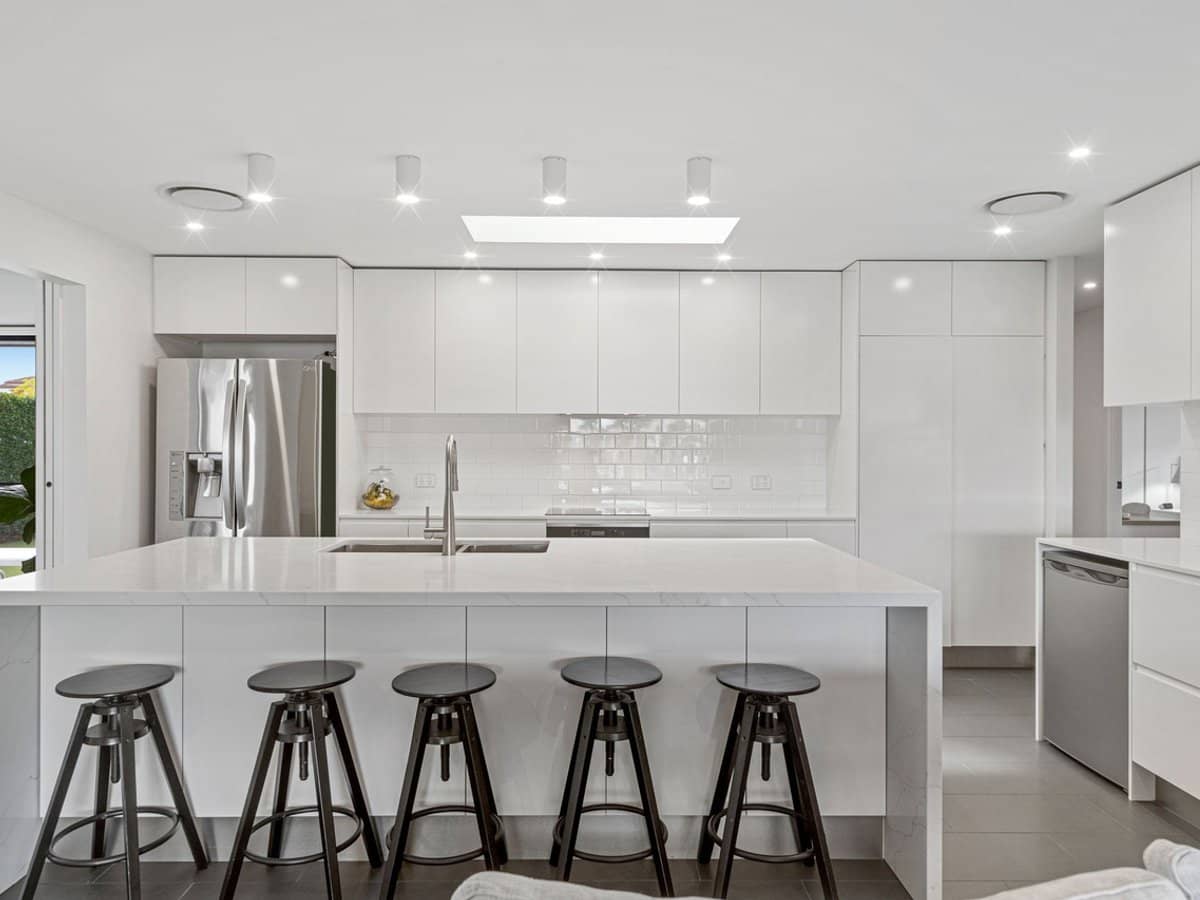 6 Drysdale Place, PARADISE POINT - Thumbnail 5