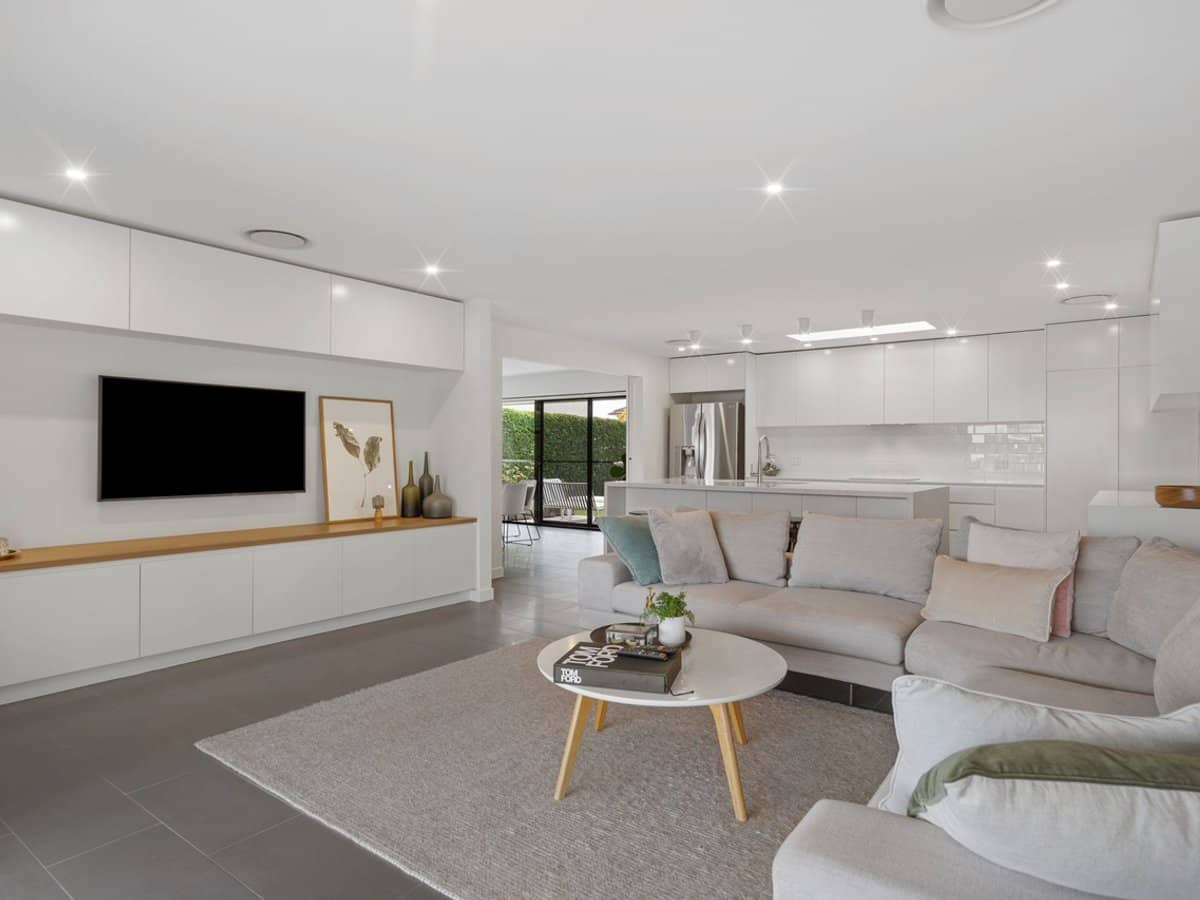 6 Drysdale Place, PARADISE POINT - Thumbnail 7