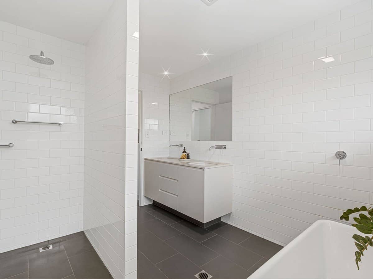 6 Drysdale Place, PARADISE POINT - Thumbnail 17