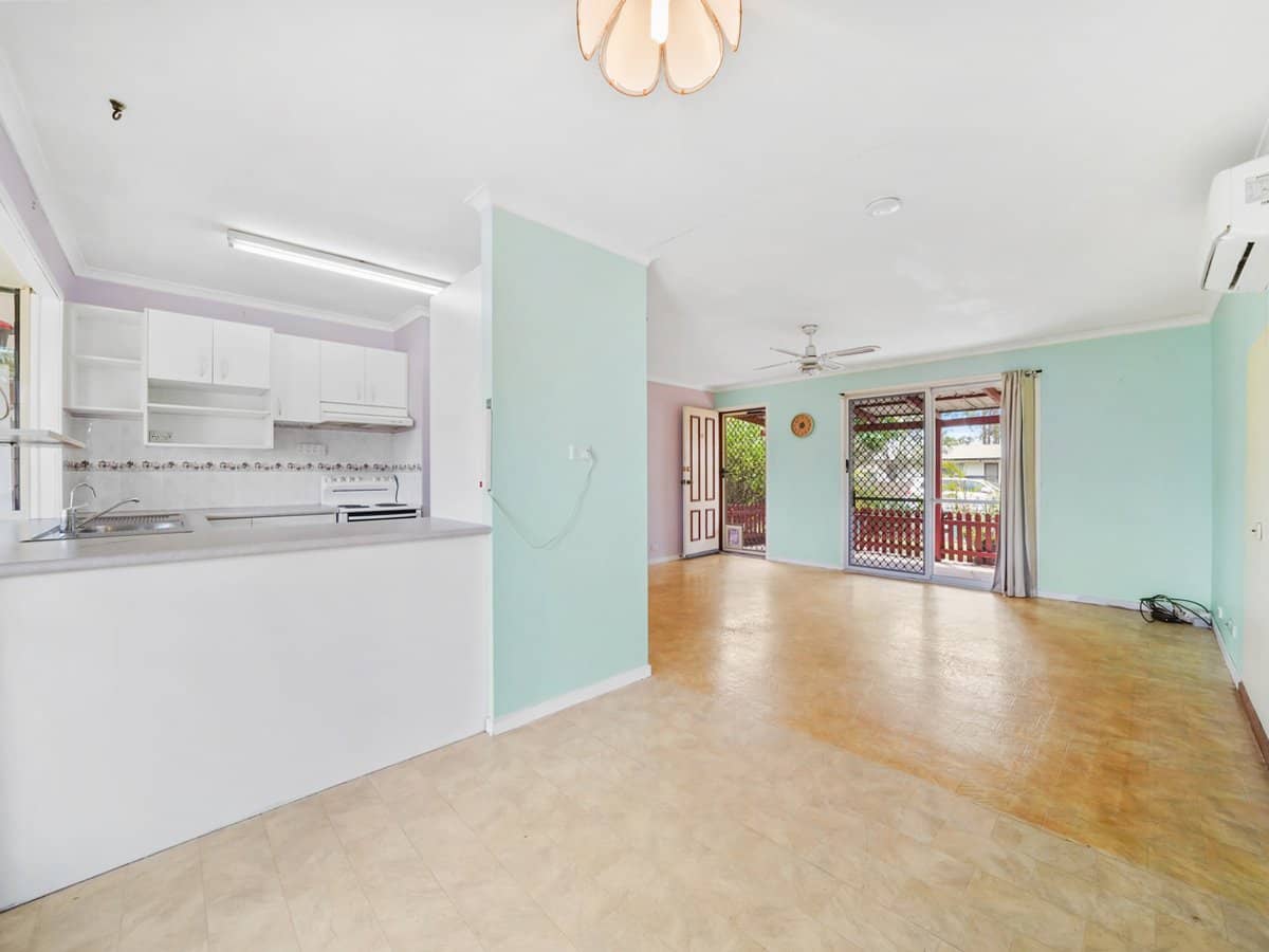 17 Sharon Drive, EAGLEBY - Thumbnail 4