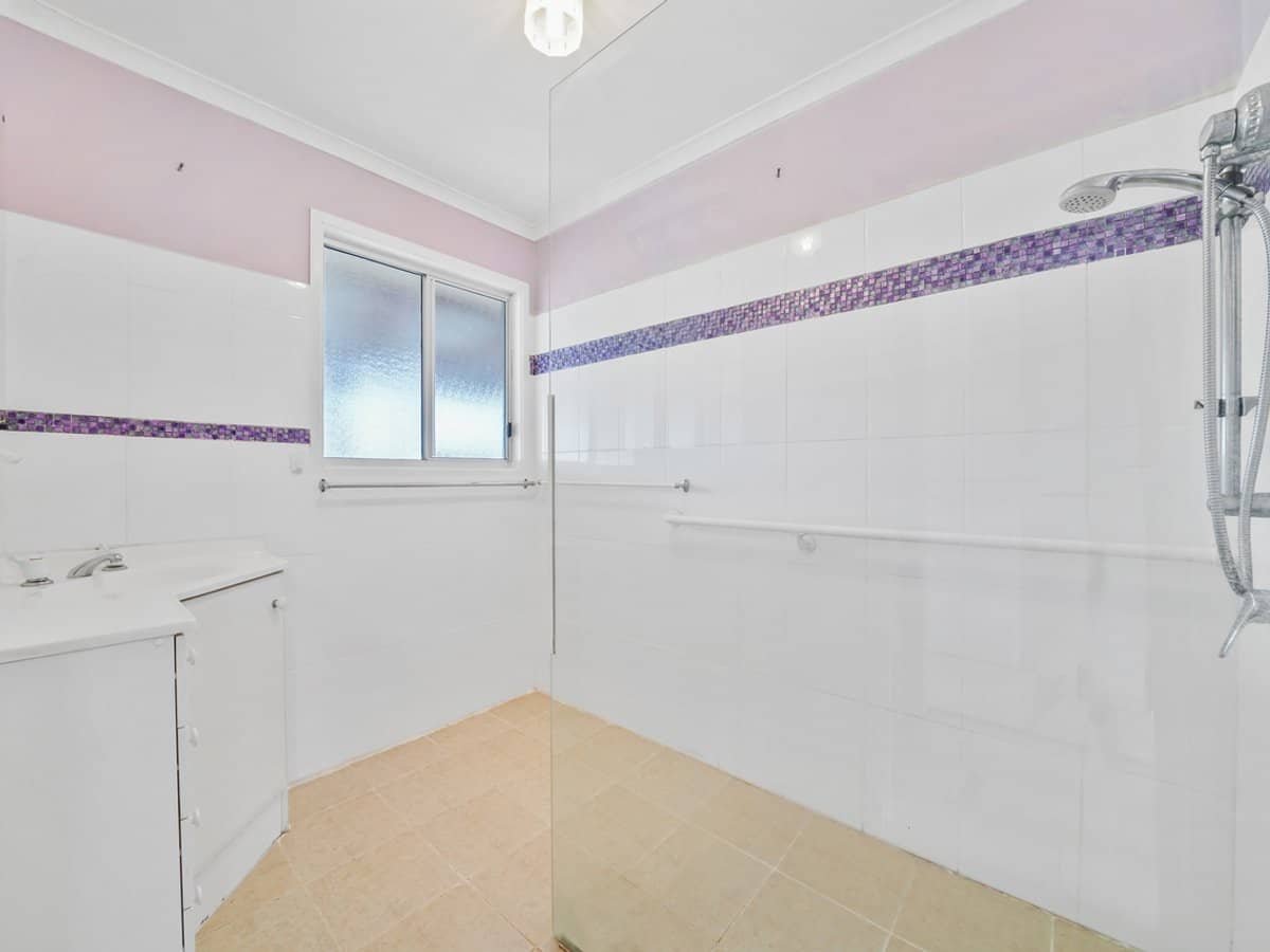 17 Sharon Drive, EAGLEBY - Thumbnail 7