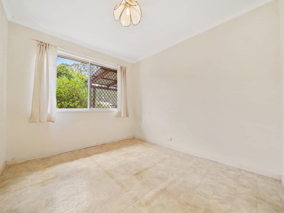 17 Sharon Drive, EAGLEBY - Thumbnail 8