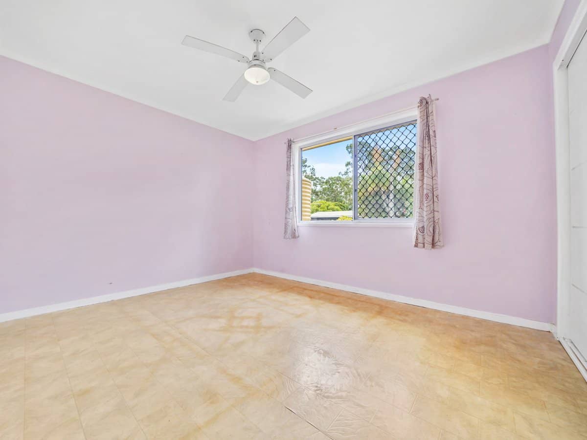 17 Sharon Drive, EAGLEBY - Thumbnail 9