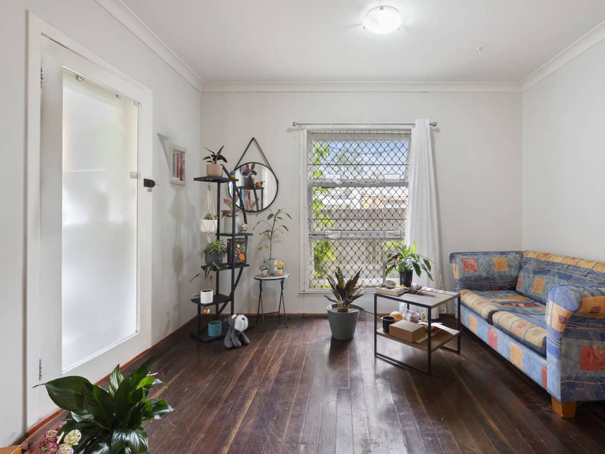 29 Leonard Avenue, SURFERS PARADISE - Thumbnail 4