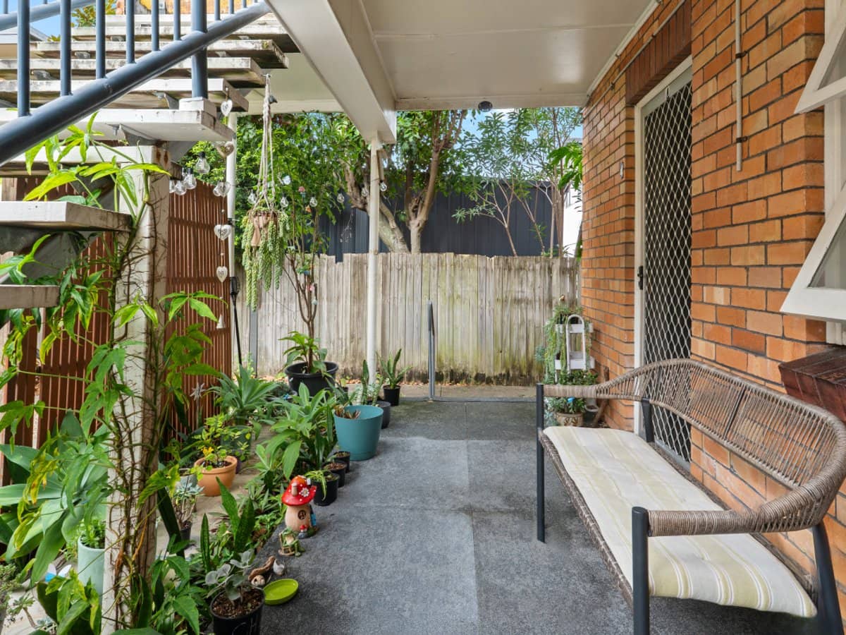 29 Leonard Avenue, SURFERS PARADISE - Thumbnail 7