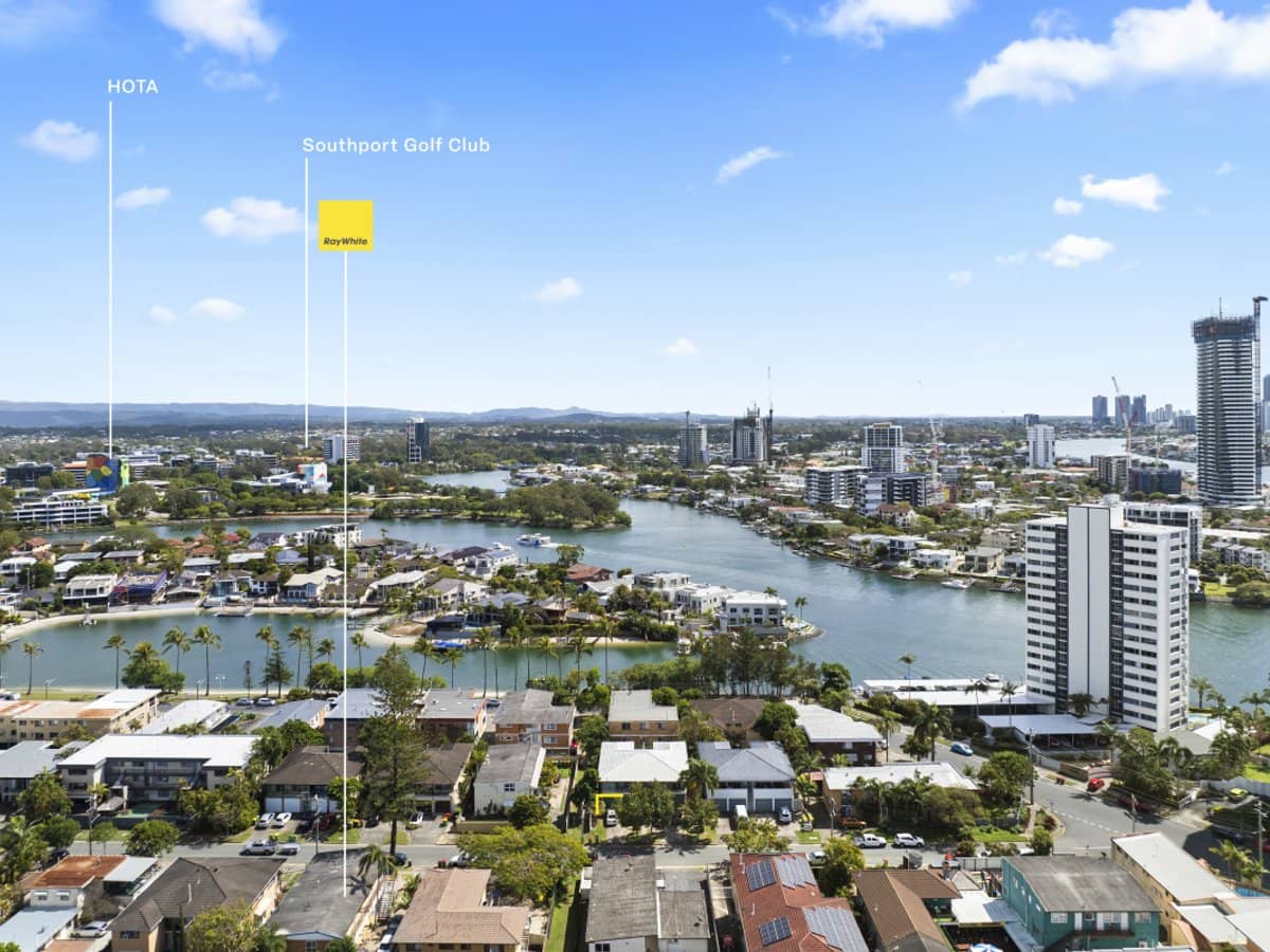 29 Leonard Avenue, SURFERS PARADISE - Thumbnail 10